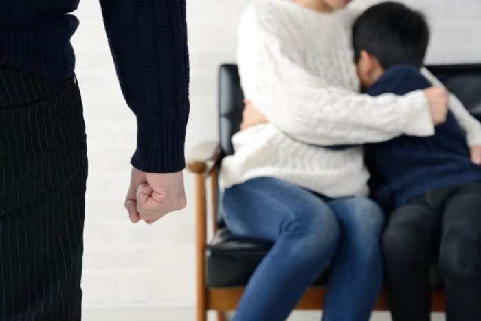 ci si abitua alla violenza